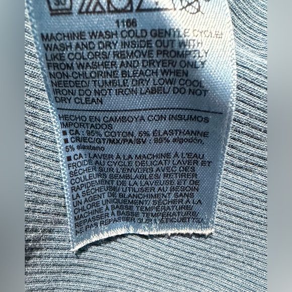 💝 Old Navy: Women’s Short Sleeve Shirt (ptp approx 22.5in) - Size 2X 💝 - Picture 6 of 8